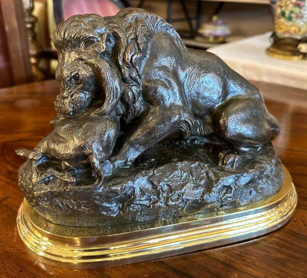 Bronze Barye lion dévorant un sanglier Susse fondeur