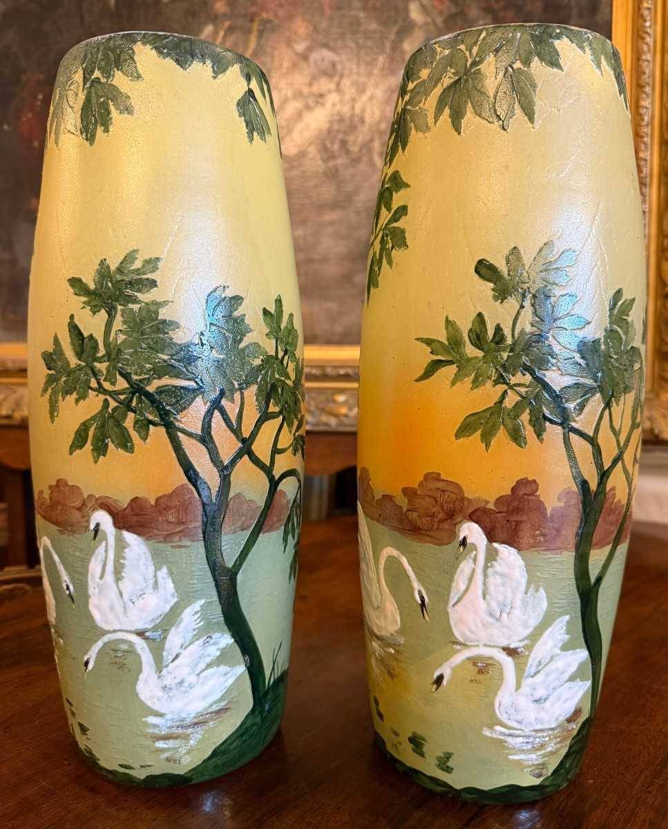 Legras paire de vases Art Nouveau émaillés décor lacustre aux cygnes fin XIXème