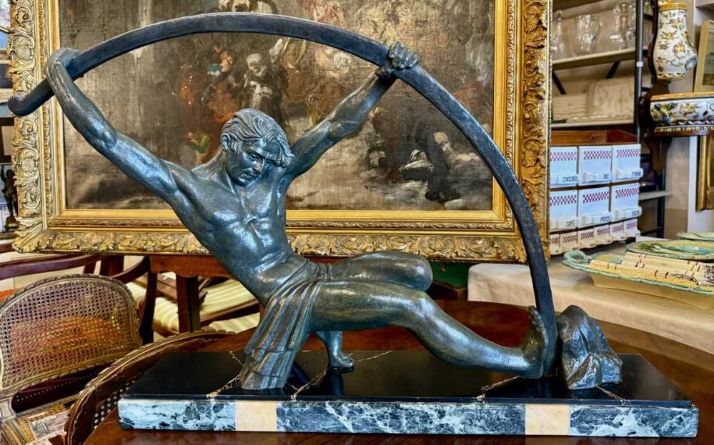 Dimitri Chiparus sculpture Art Déco  L'âge du bronze   1925 91 cm .